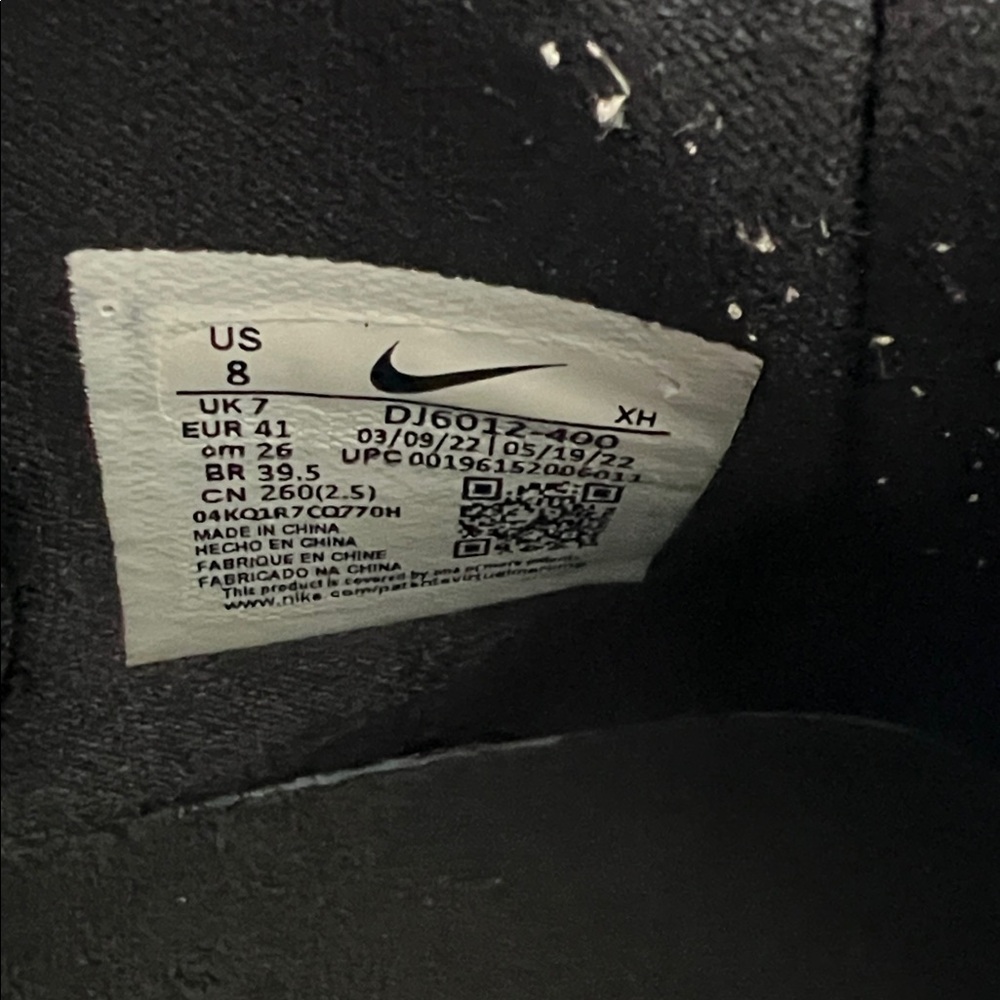 Nike Blue Sneakers with Pink Highlights Kyrie 5 - Picture 6 of 6
